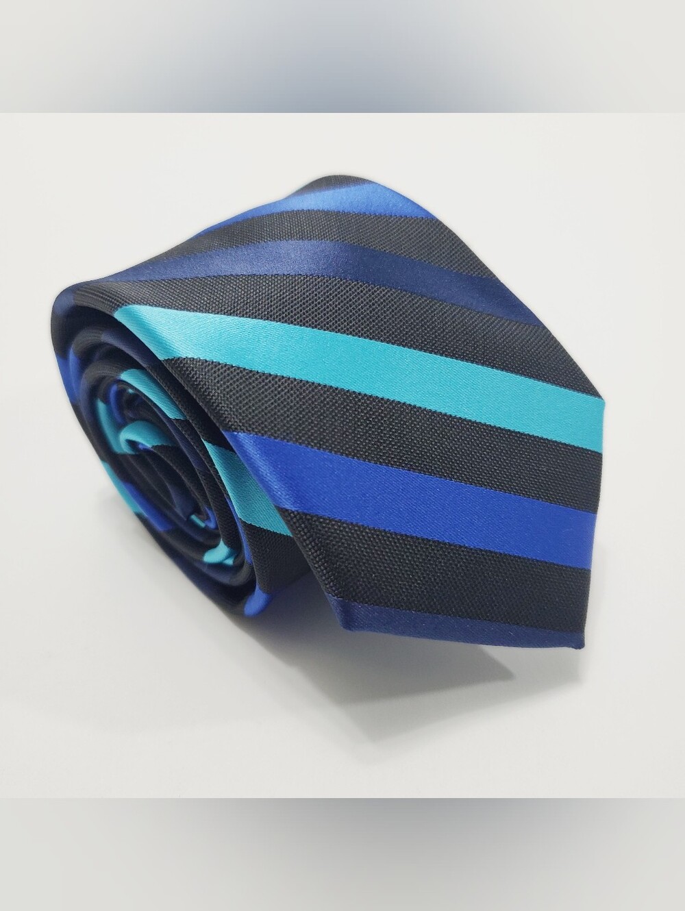 J. Ferrar Men's Neck Tie Blue Stripe Pattern Skinny 57x2.75"